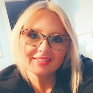 Meet your Posher, Liz